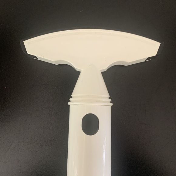 Plastic Handheld Pineapple Cutter Corer Peeler & Strawberry Huller - Picture 3 of 9